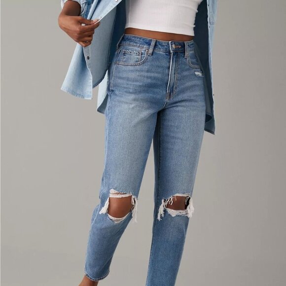 NEW American Eagle Women's AE Ripped Mom Jean Cool Classic - Picture 1 of 9
